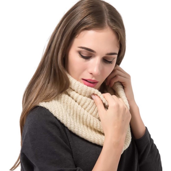 NWT Ivory knit infinity scarf - Picture 2 of 5